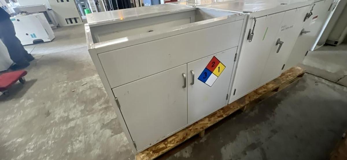 Used Kewaunee Scientific 6' Fume Hood