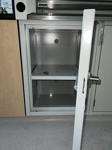 Used Hanson 5' Fume Hood