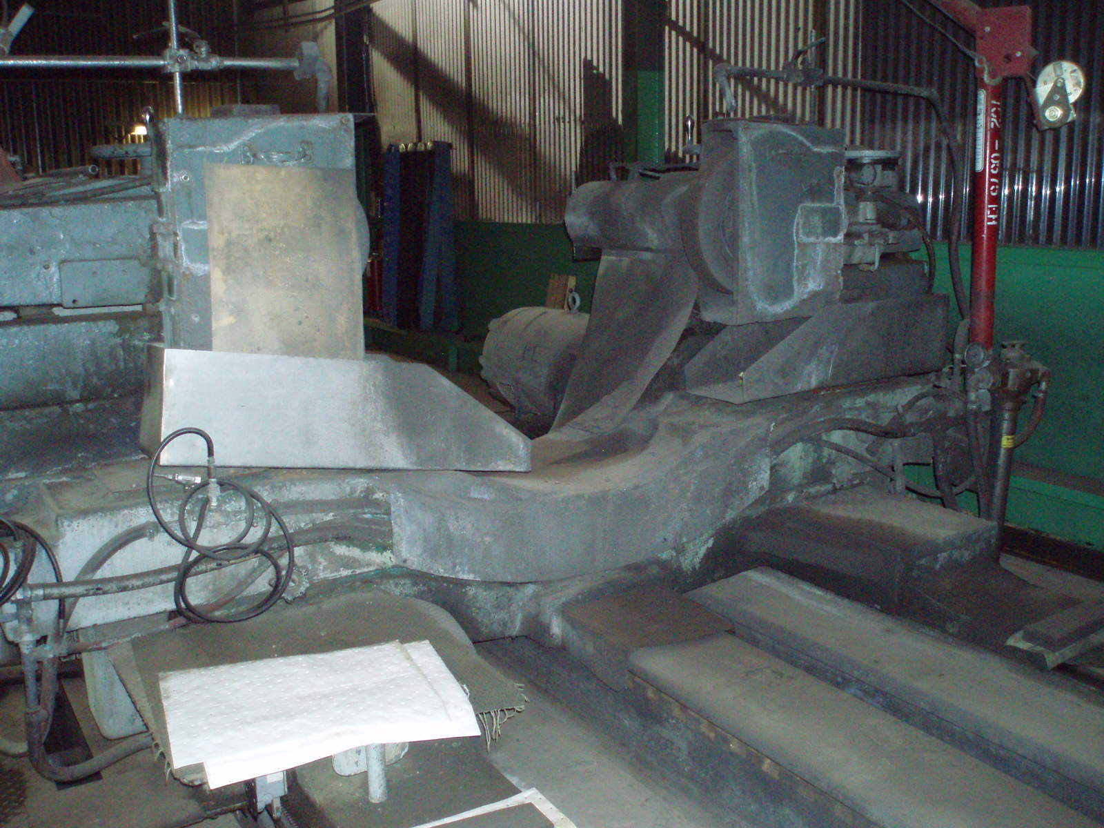 Used 50"/63" x 376" FARREL Model 69 A 4895 TRAVELING-HEAD ROLL GRINDER