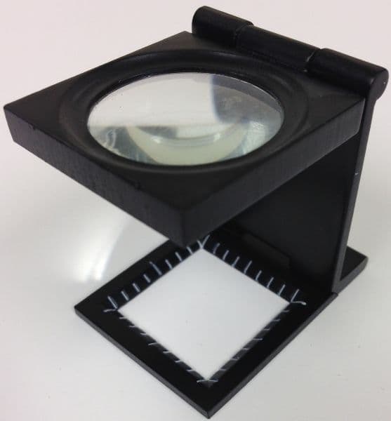 Foldable 5X Magnifier Linen Tester / Thread (stitch) Counter With Pouch