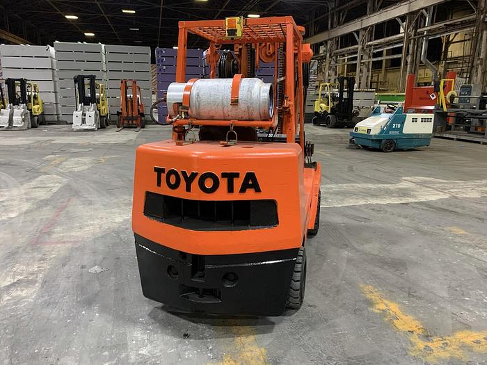 Used 8,000 POUND TOYOTA MODEL FGC40 FORKLIFT TRUCK