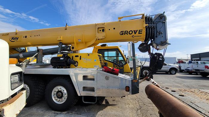 Used Grove TMS9000E