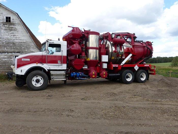 Used RARE HI RAIL INDUSTRIAL HYDROVAC 2001 KENWORTH 