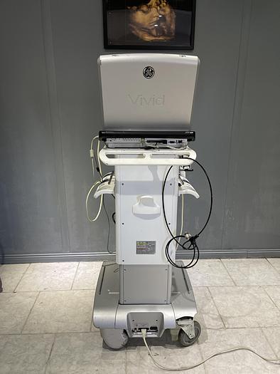 Gebraucht GE Vivid q Ultraschallgerät auf Vivid i Trolley mit 2 Sonden und EKG Kabel