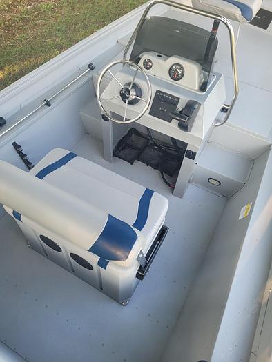 New 2023 G3 17 CCJ Jet Tunnel Hull (Silver/Blue)