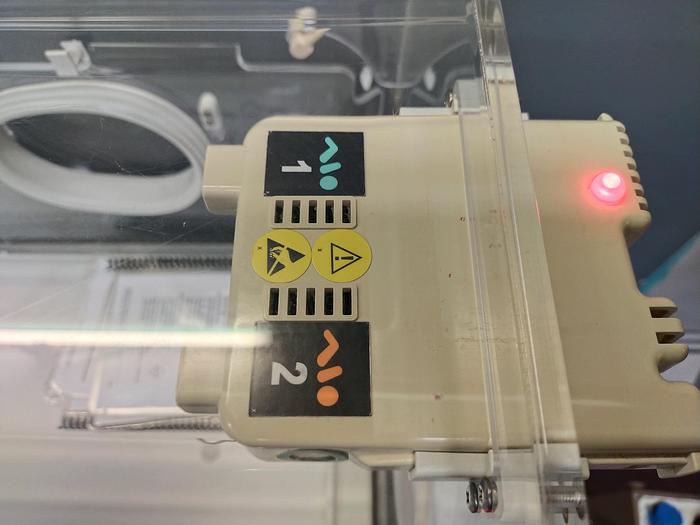 Gebraucht Dräger Air shields Isolette C2000 Baby Inkubator mit Matratze
