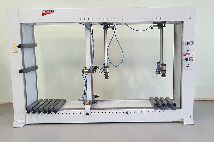 Used Clamping presse Italpresse model SP 30-8