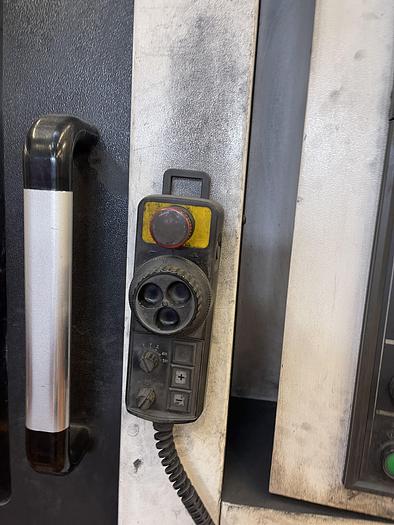 Ottime Centro di Lavoro Verticale con Rotopallet HYUNDAI WIA F500D