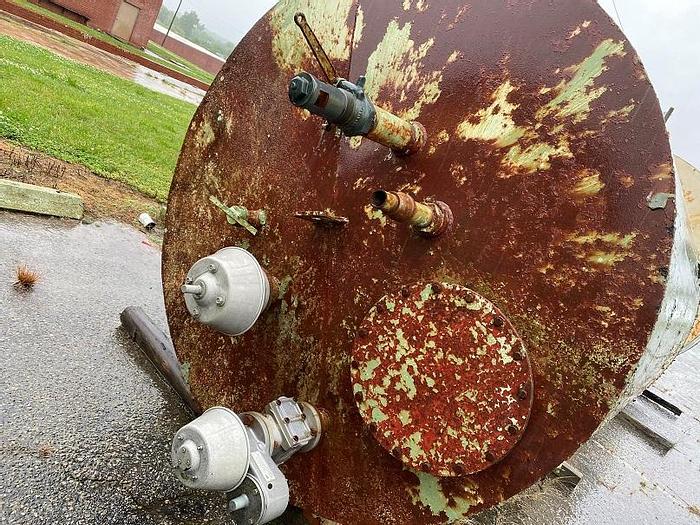 Used Used approximately 1900 gallon carbon steel storage tank