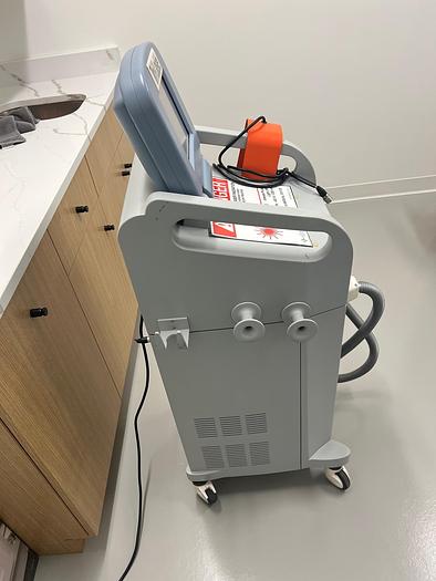 Used Ellman / Sandstone/ Cynosure Tri-Lase w/ 1 and 6 mm Spot Size Erbium YAG 2940nm