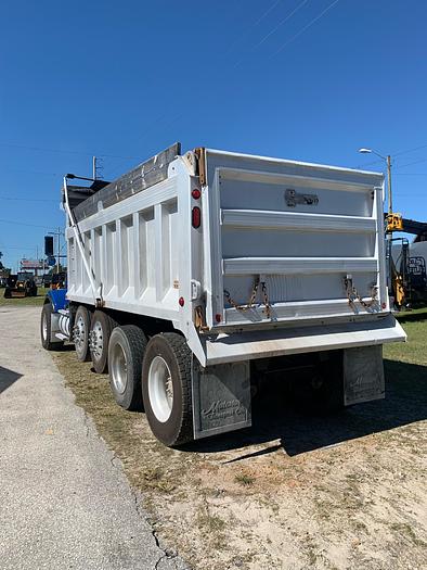 Used 2011 Kenworth T800 tri axle dump truck