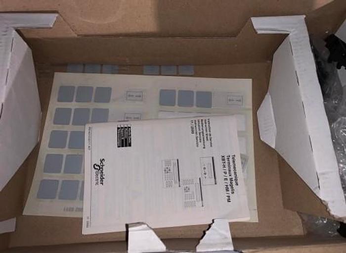 Używane TELEMECANIQUE MAGELIS XBT P022010 ( XBTP022010 )