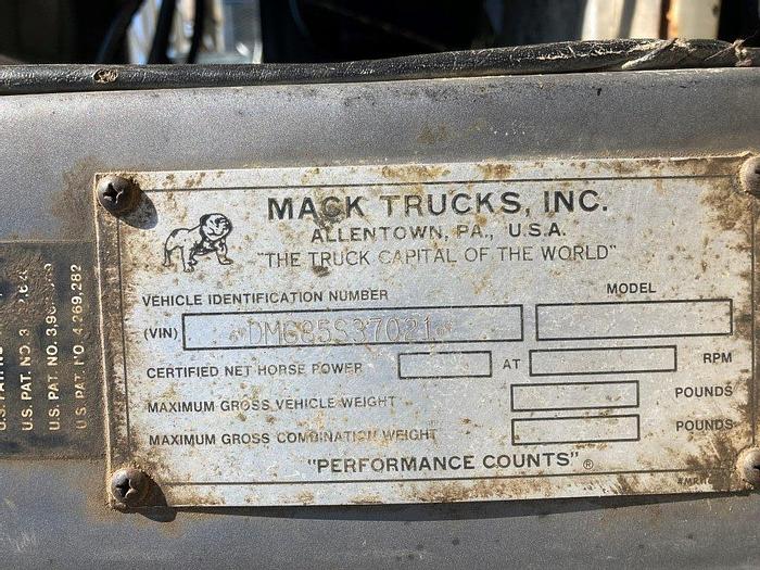 Used 1994 Mack RD600GK Water Truck