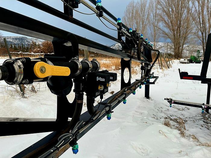 Used 90' Fast FM9400 Front Mount Sprayer for Challenger MT700 Series Tractor