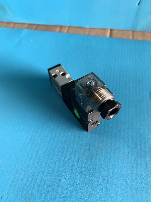 Used SMC Solenoid Valve 10-VZ312M
