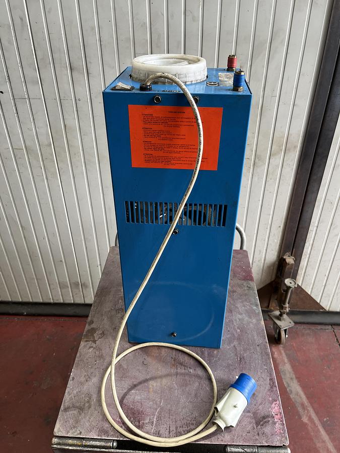 Usato Gruppo di raffreddamento ad acqua da 10 lt.