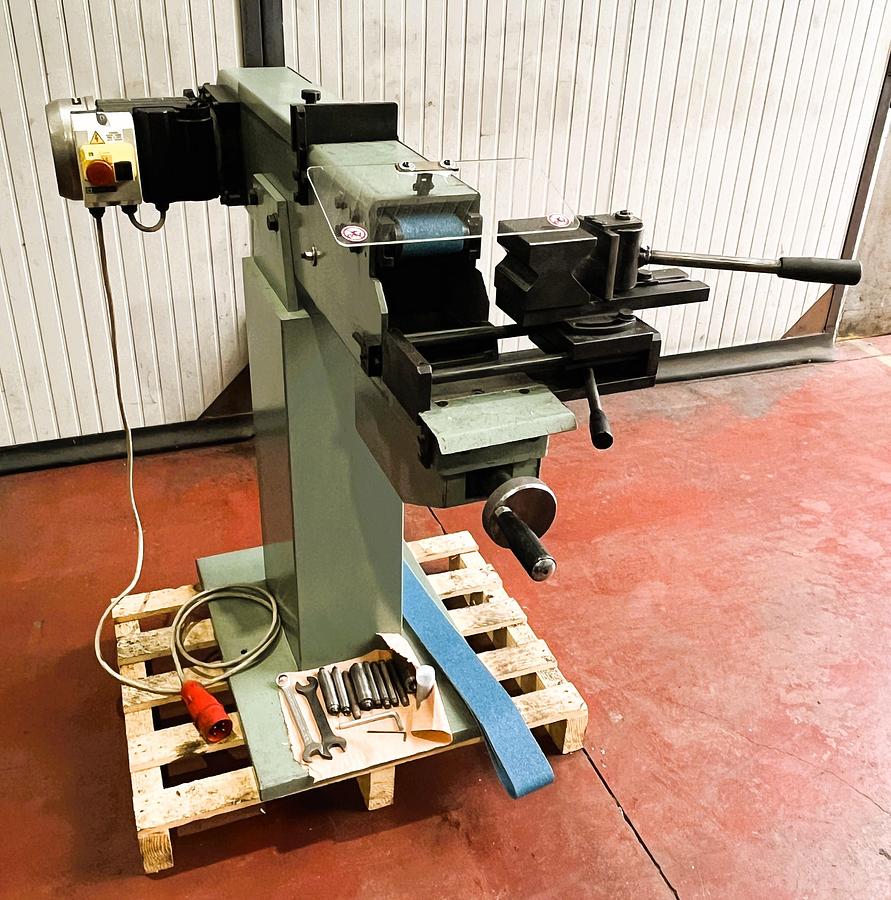 Usato Levigatrice a nastro per gole