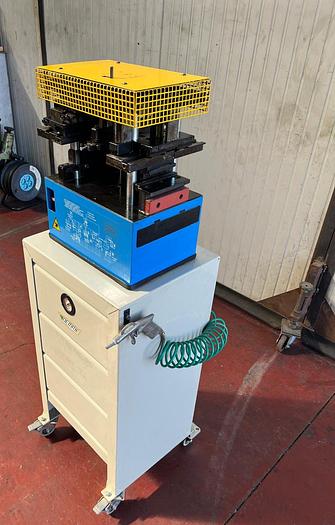 Usato Punzonatrice OEMME P 20 V sistema Global