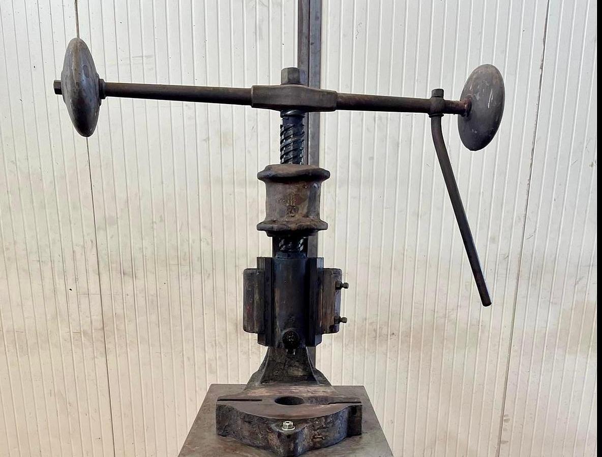 Usato Bilanciere manuale a Vite diametro 60 mm