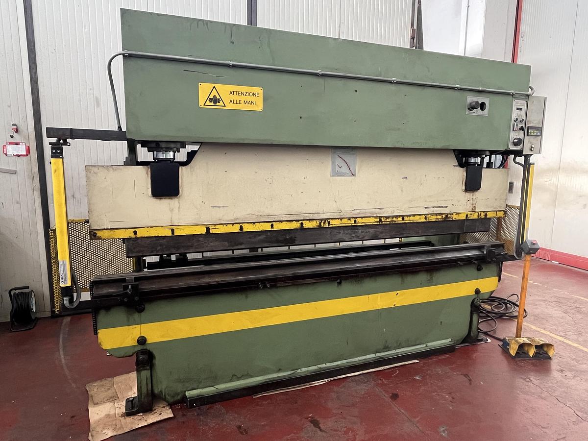 Usato Pressa piegatrice idraulica