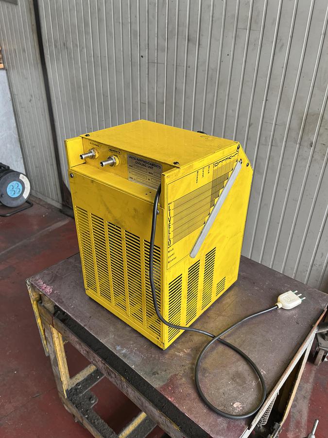 Usato Gruppo di raffreddamento ad acqua da 10 lt.