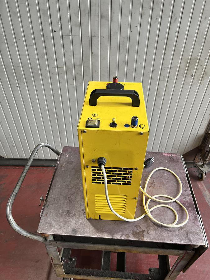Usato Gruppo di raffreddamento ad acqua da 10 lt.