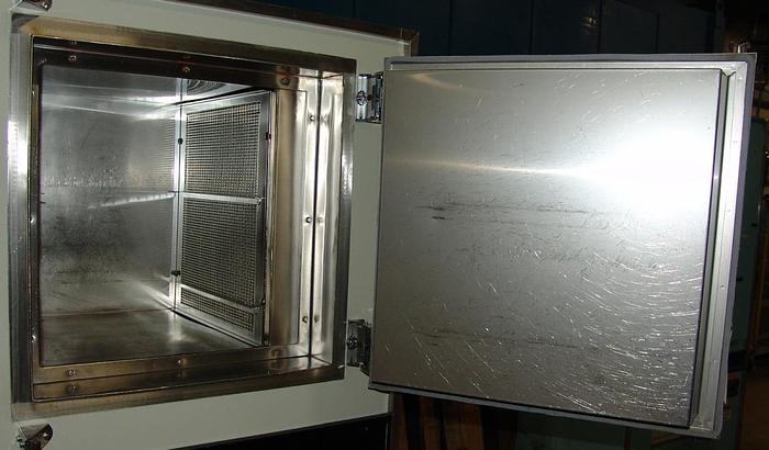 Used 16.5''W x 19.7"H x 18"L Blue M 206 Inert Gas Clean Room Cabinet Oven, 500°F, 208V Single Phase
