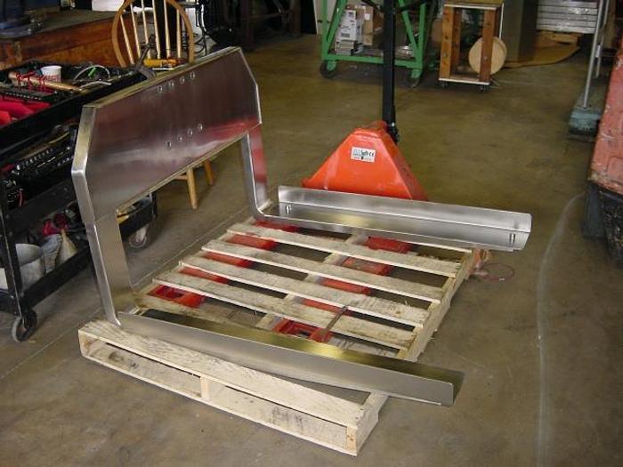 Used Dumper, Bin, Omega, 8', S/st, 1800 lb. Capacity, #D737832