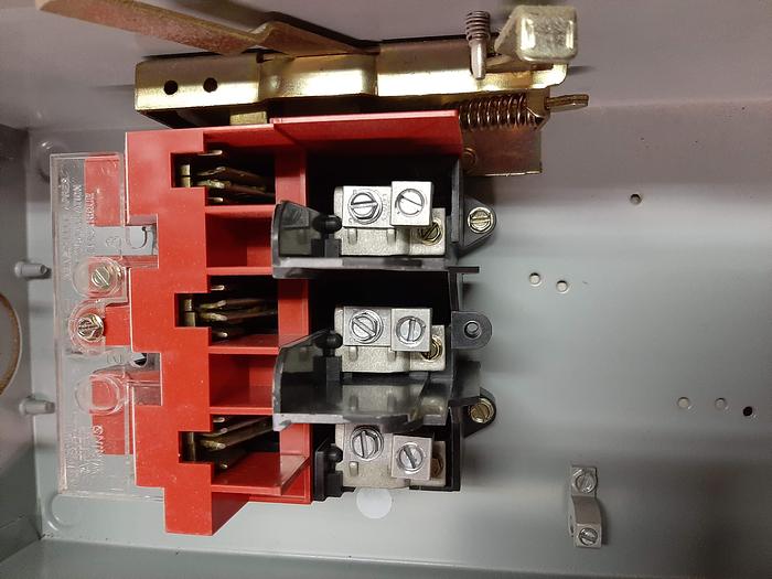Used 600V Electrical Disconnects & Switches for Sale at Oak Bay...
