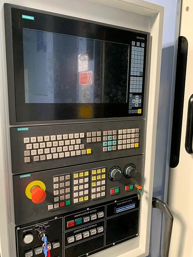 Utilisé Centre d'usinage 5 axes marque MCM