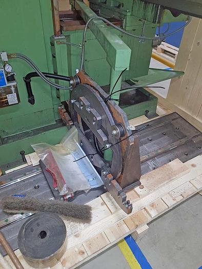 Used 2016 ACCUTECH Machinery CO UNIVERSAL MILLING MACHINE 2500 UM