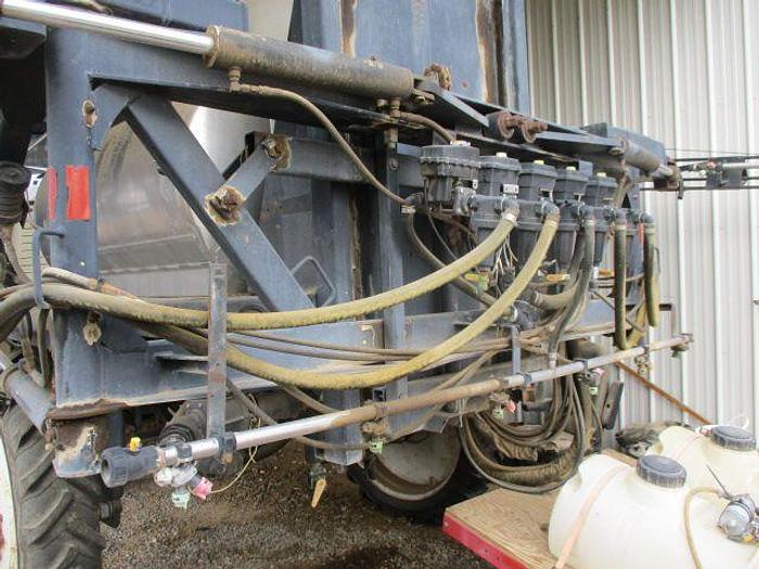 Used Willmar 7200 Sprayer w/ 90' Boom