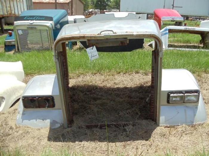 Used Freightliner CLASSIC XL