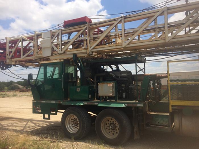 2012 Service King Double Triple Workover Rig