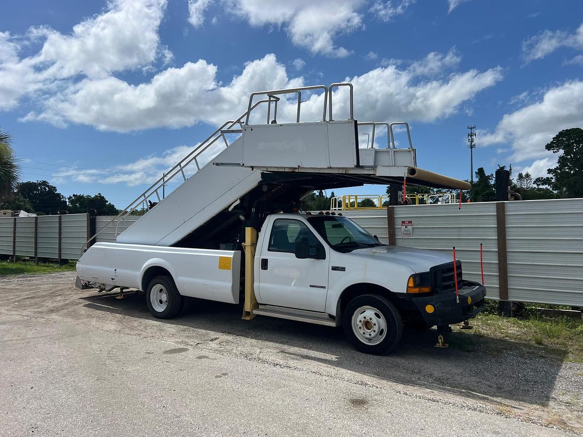 Used Stinar Stair Truck - 2001 Wide Body Aircraft Stairtruck