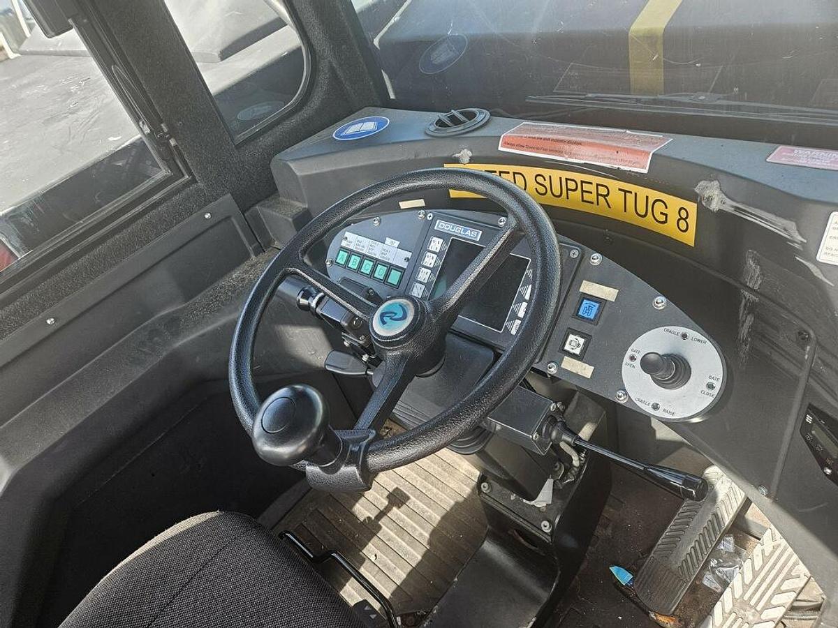 Used Douglas Pushback Tractor Model TBL- 600 - Towbarless - 2012