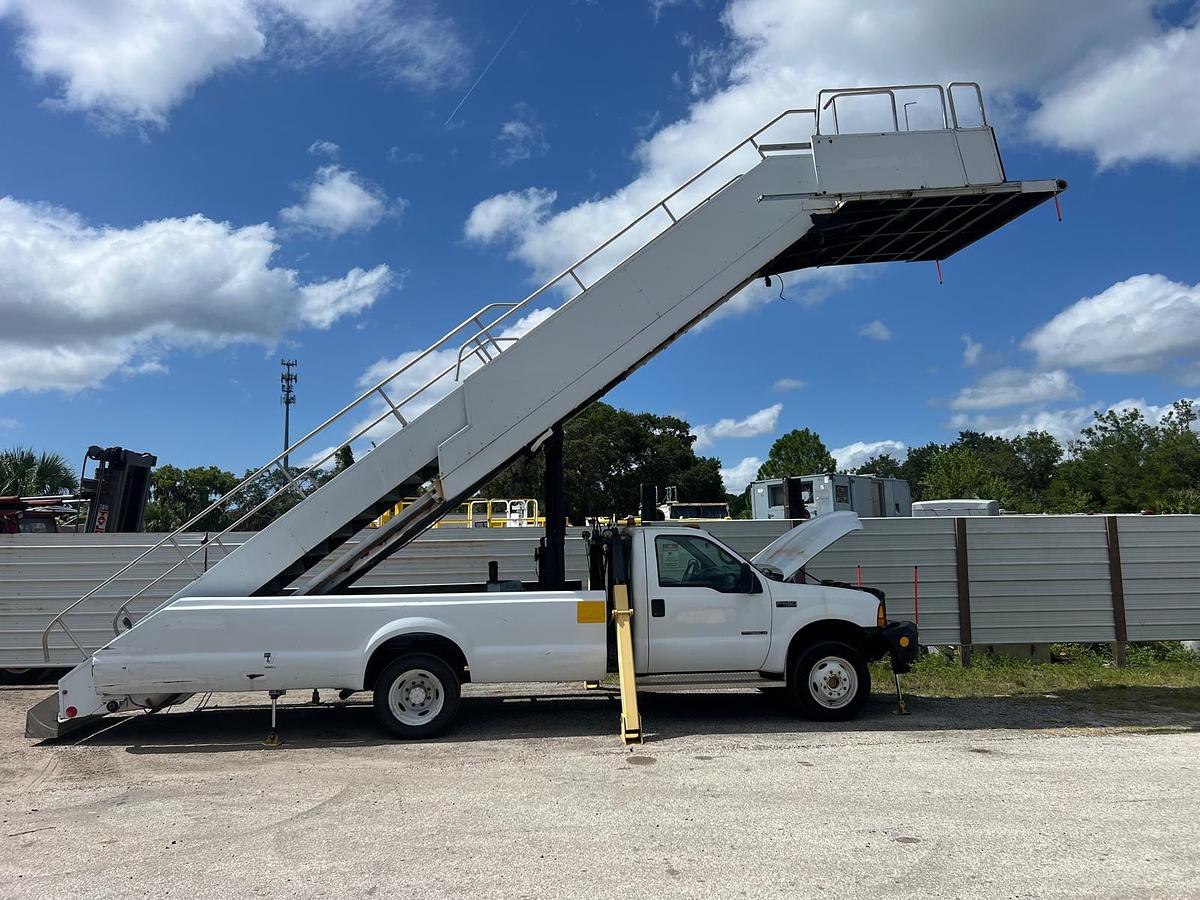 Used Stinar Stair Truck - 2001 Wide Body Aircraft Stairtruck