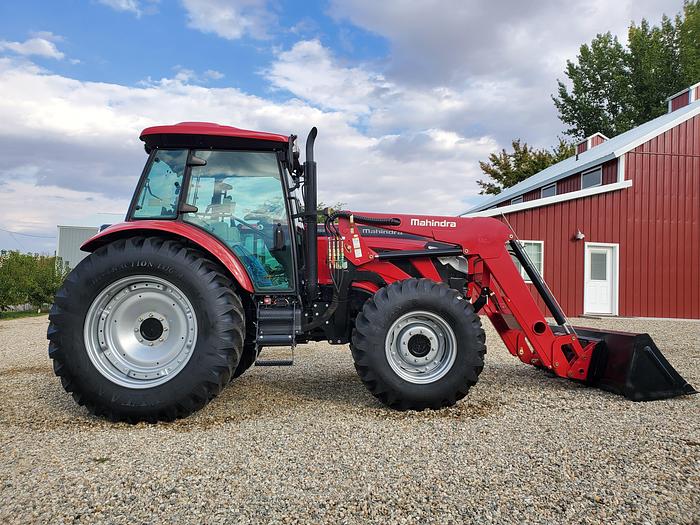 125 hp Mahindra 9125S Tractor w/ Loader ** 4 hrs - Never Used **