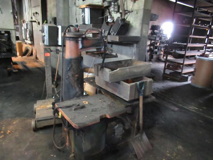 Used JOLT SQUEEZE MACHINE