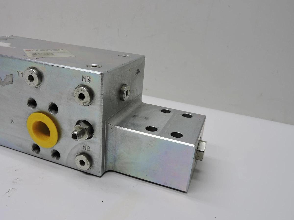 Terex 5167665035 HOSE RUPTURE VALVE R930059430