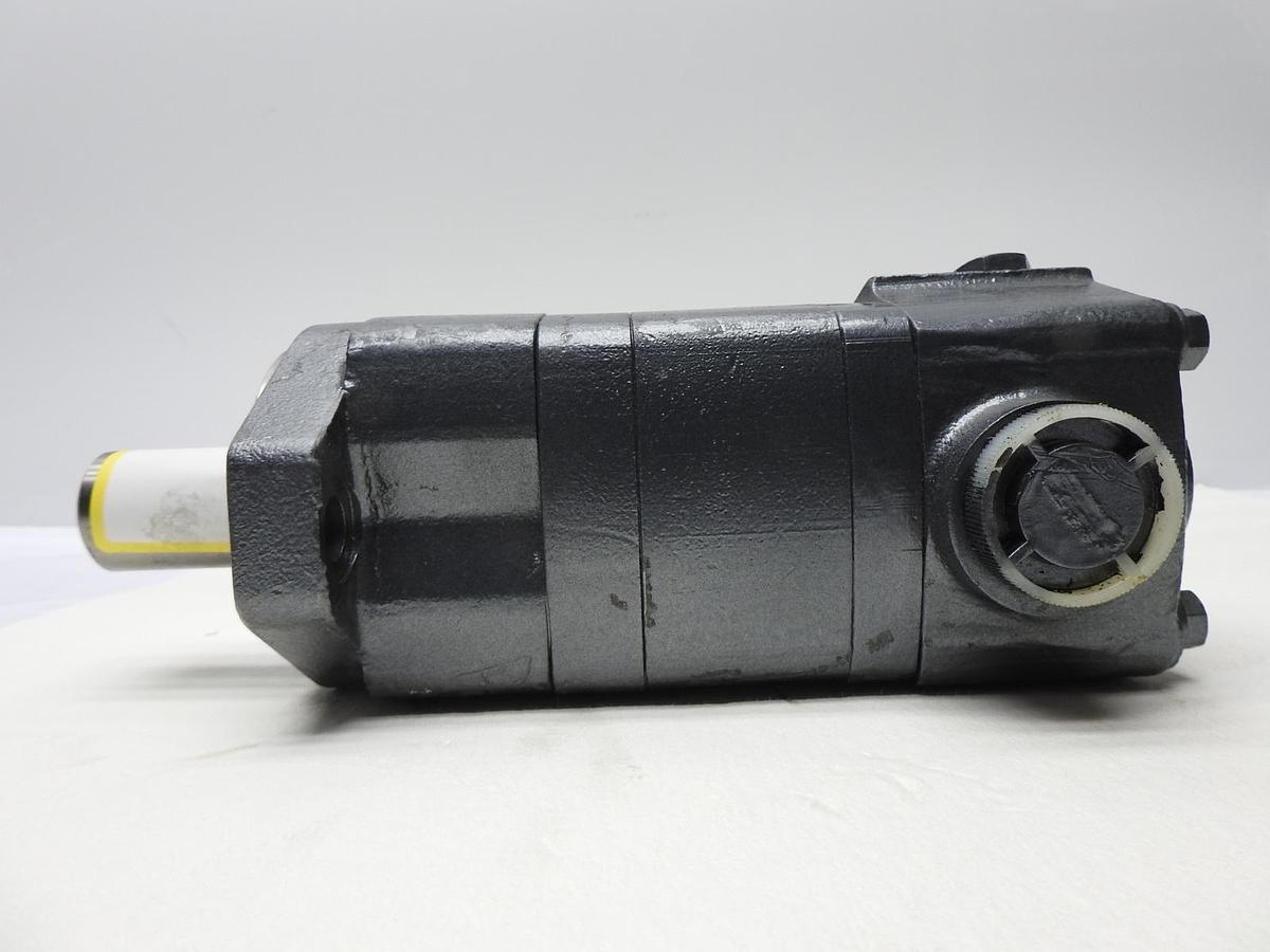 Max Motosports HY05816 Hydraulic Pump (2 Bolt, Keyed Shaft) NOB NEW