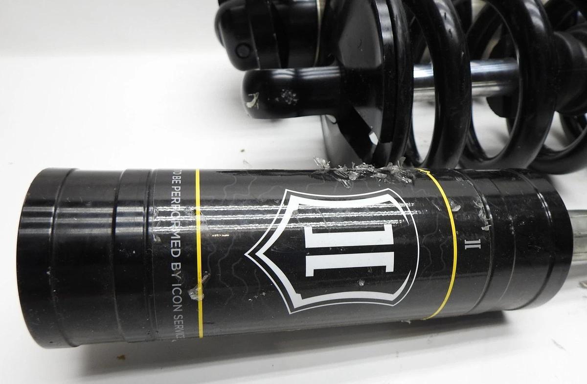 ICON 2.5 Remote Reservoir Coilover Shocks Pair 7 Bolt Flange 2.5" - NEW READ