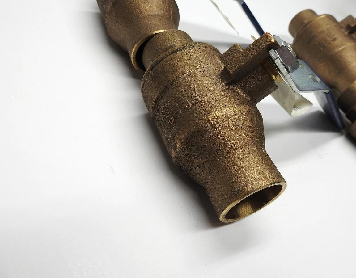 LOT OF 4 - NIBCO 1 1/4" Sweat Solder Full Port Ball Valve S-585-70 NJ8310B NEW