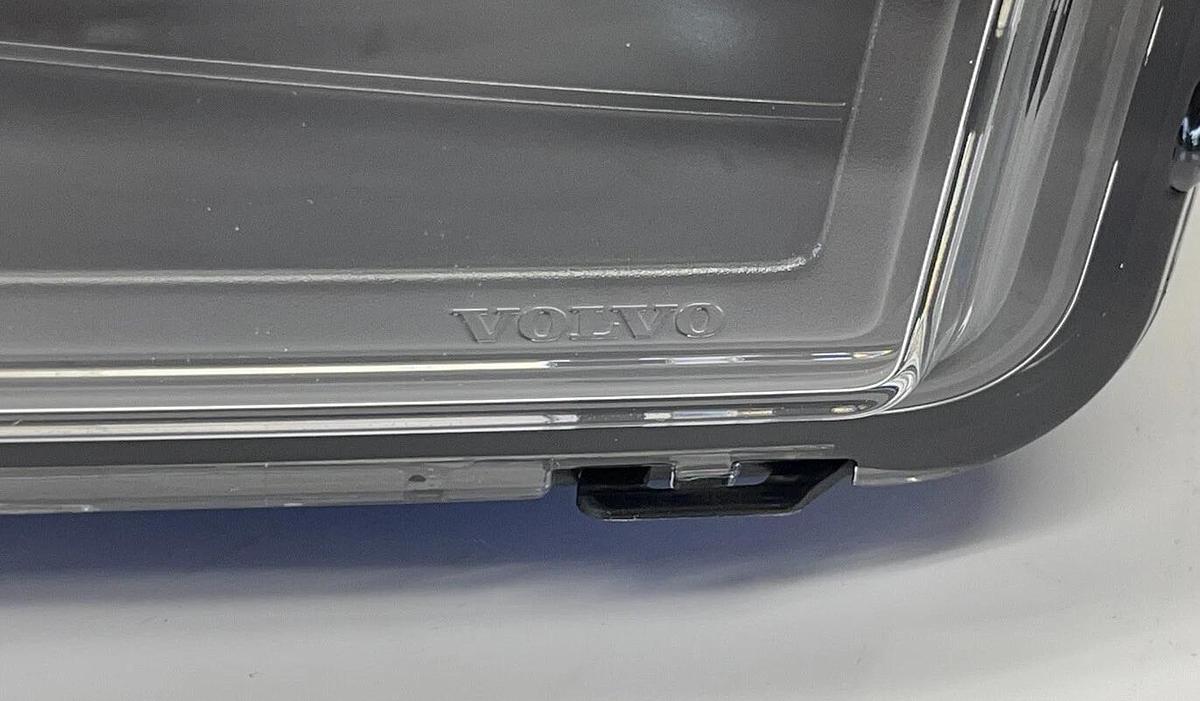 GENUINE Volvo Truck 82775826 Fog Lamp, LH Driver Side VNL Series 2018 2019 OEM!