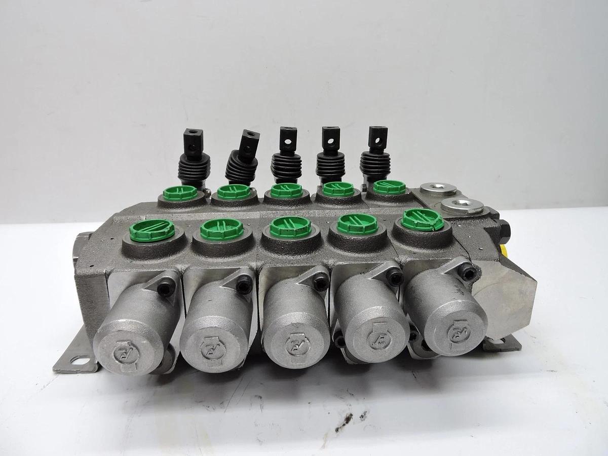 Roquet 5 Spool Hydraulic Directional Control Valve 6412/15 - NOB NEW