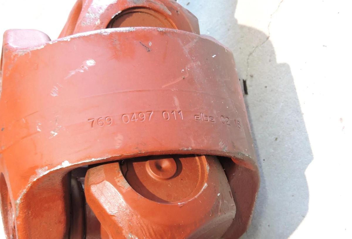 Fabco Shaft, Double Cardan 769-0497-011 Meritor Shaft 35.37" RH 2591826C1 - NEW!