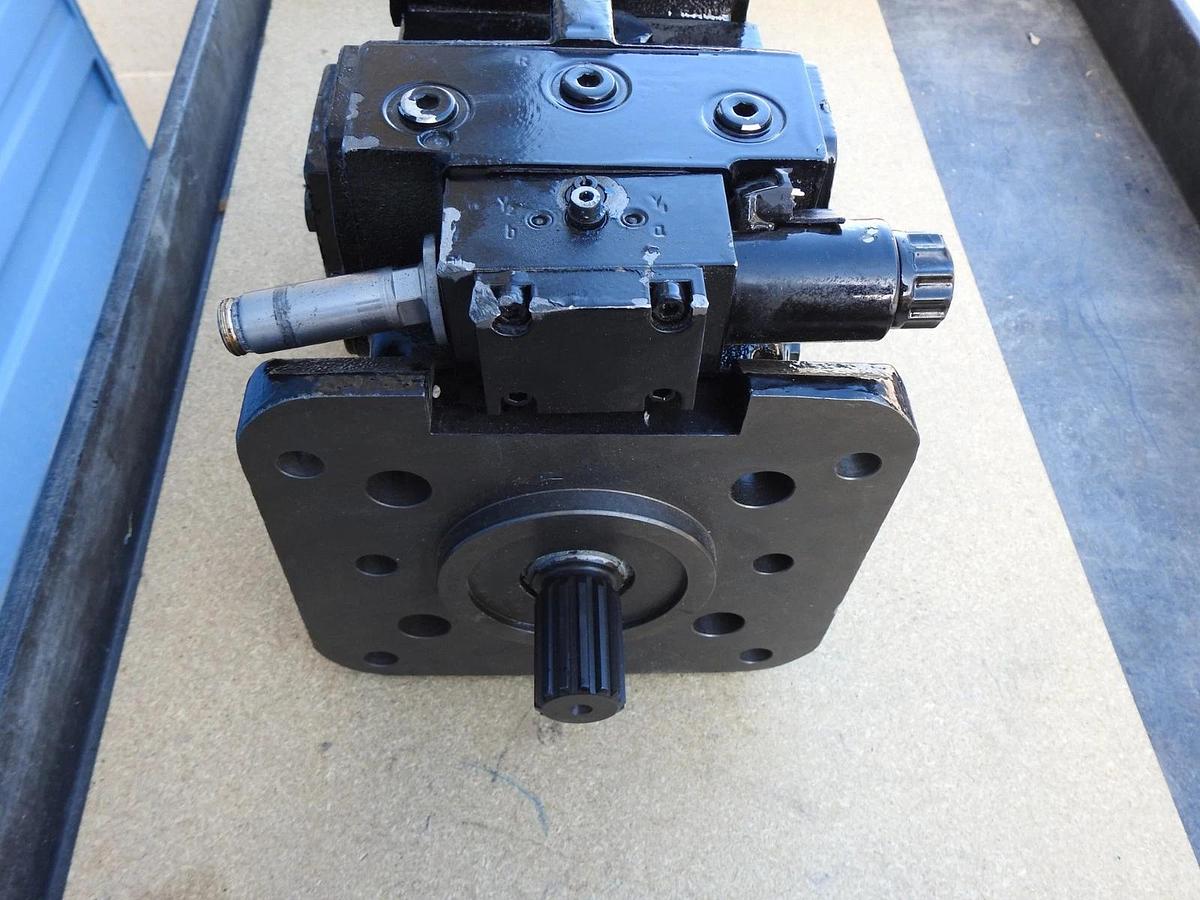 OEM Bobcat 7509445 Hydrostatic Pump for Track Loaders T62, T64, T66 - GENUINE!