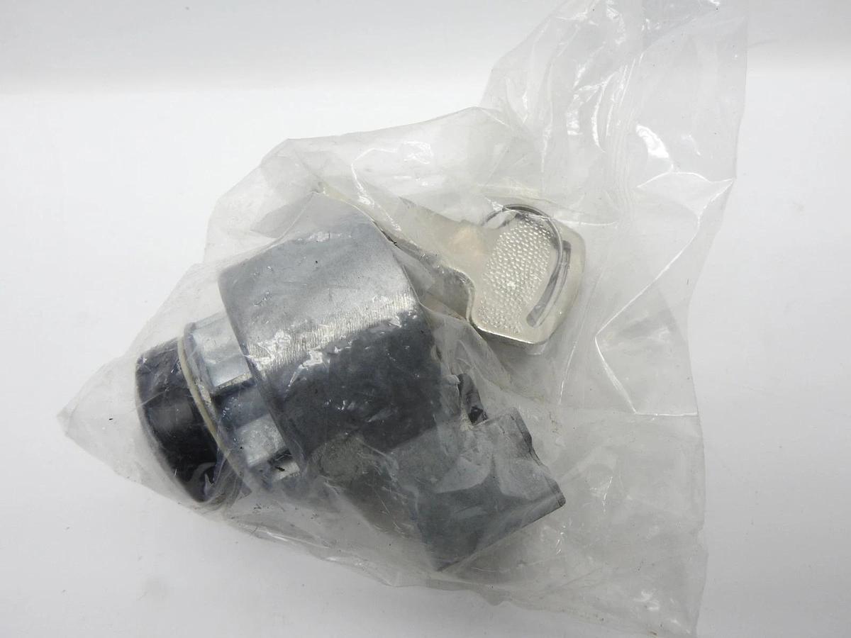 GENUINE Kubota 15248-63590 IGNITION SWITCH - OEM NEW!