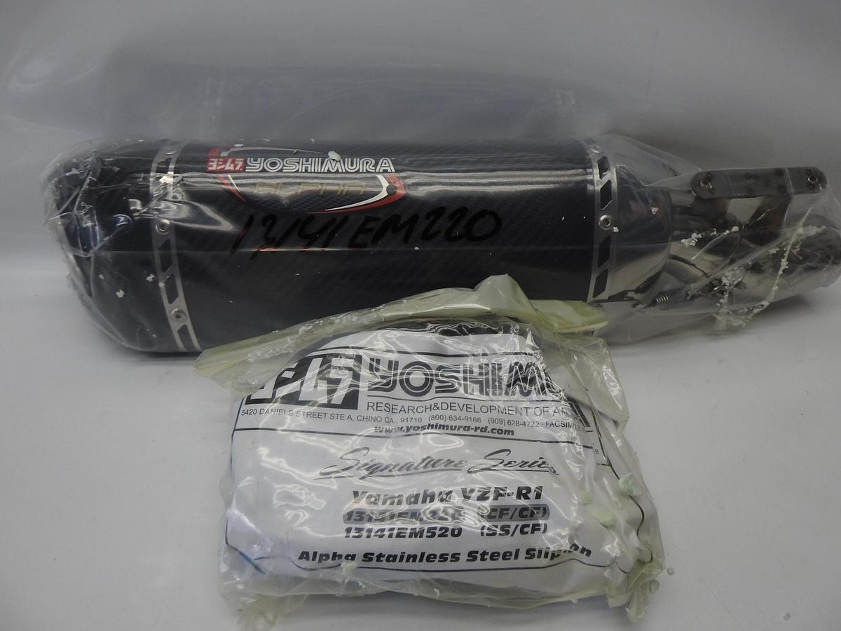 Yoshimura Alpha Signature Series Slip-On Exhaust SS/CF/CF 13141EM220 19-2292 NOB