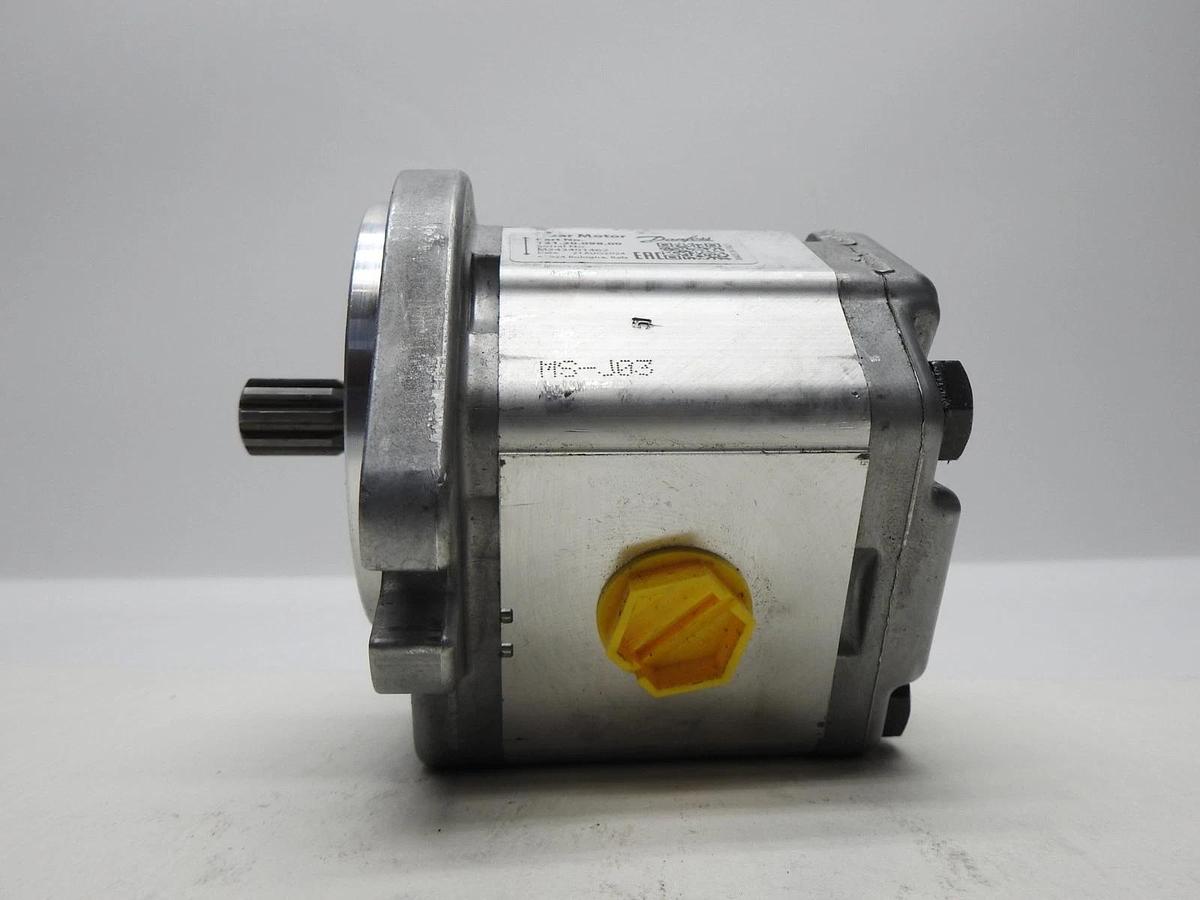 GENUINE Danfoss 121.20.098.00 Gear Motor GR2 Bidirect Fixed Displ SNM2NN NOB NEW